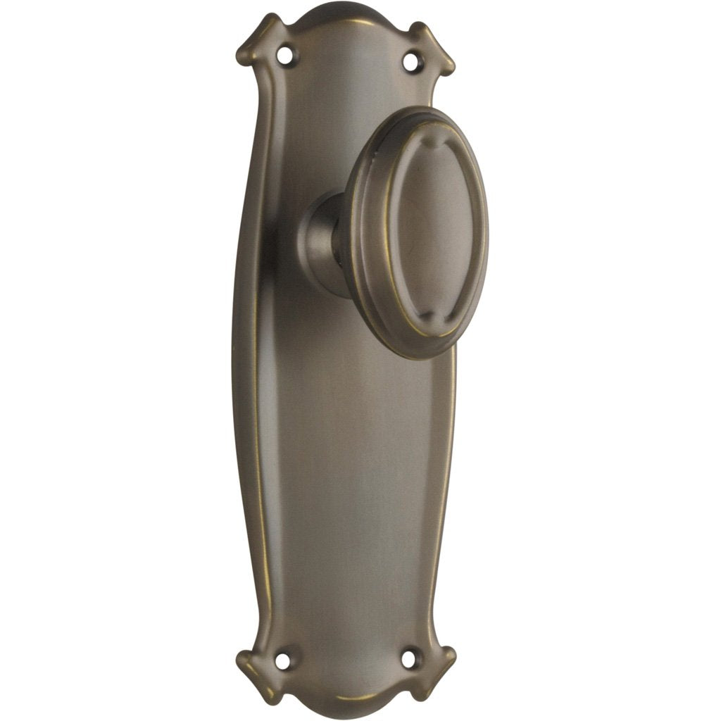 Bungalow Oval Knob on Plate (Door Handle Set)