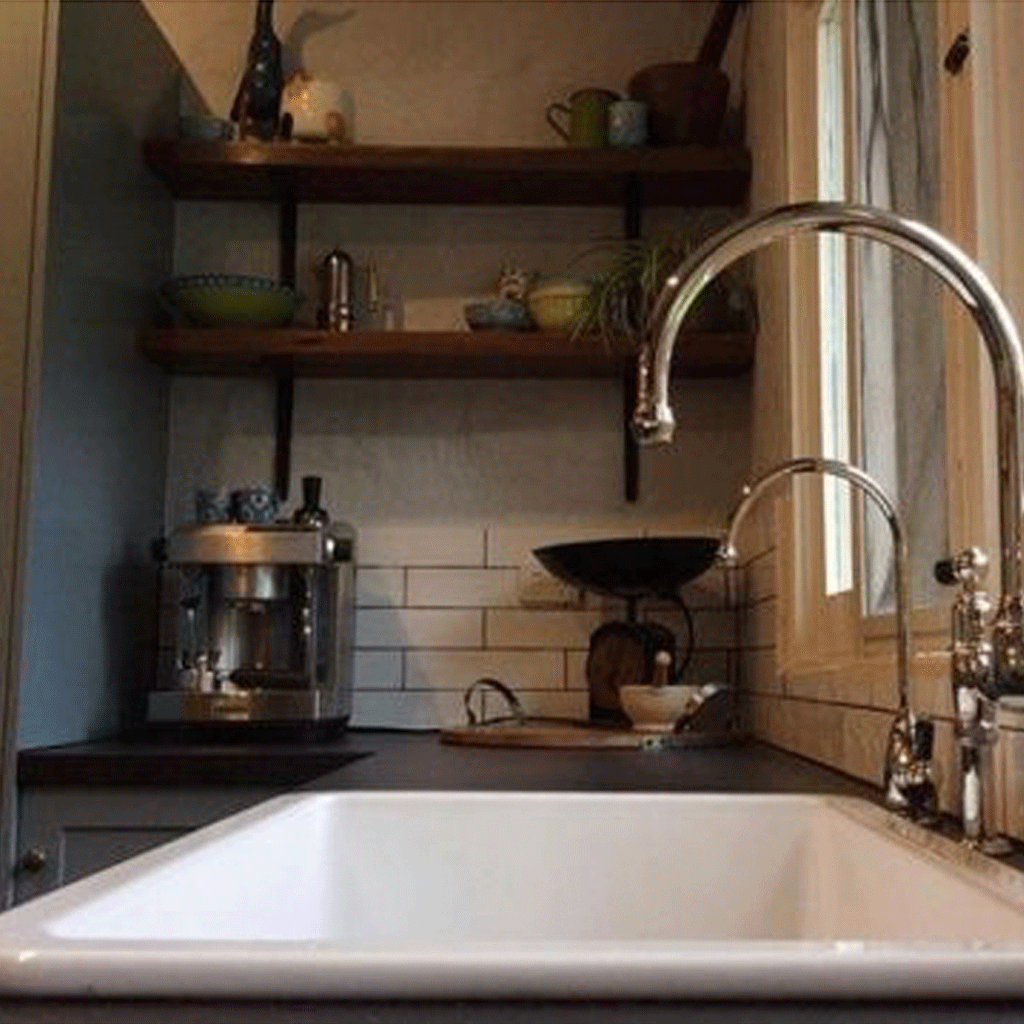 Fine Fireclay Single Sink (CUISINE-68) Gloss White